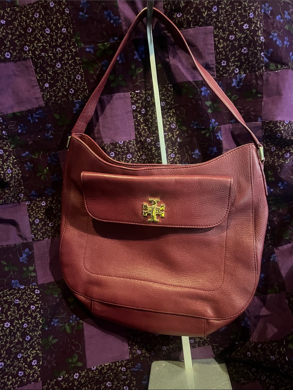 Tory Burch Deep Burgundy Leather Hobo with Gold Logo - Picture 2 of 7